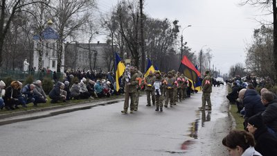 Загинув під час мінометного обстрілу: на Черкащині попрощалися з військовослужбовцем Загинув під час мінометного обстрілу: на Черкащині попрощалися з військовослужбовцем