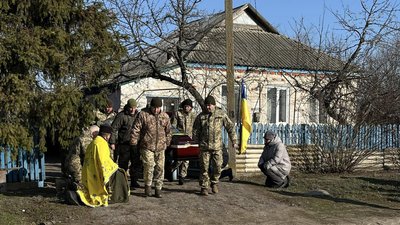 На Кіровоградщині попрощалися з військовими Сергієм Шевцовим і Русланом Дячуком На Кіровоградщині попрощалися з військовими Сергієм Шевцовим і Русланом Дячуком