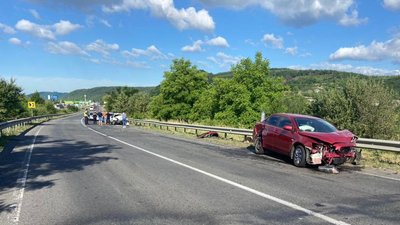 На Закарпатті внаслідок ДТП загинув водій, і травмувалися троє пасажирів