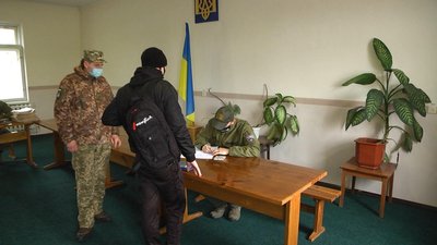 Цьогоріч до військової частини спецпризначенців щотижня приходить 10-15 людей, які хочуть потрапити в їхні лави. Фото: Суспільне. Поділля.