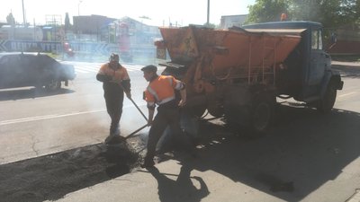 У Житомирі завершують ямковий ремонт головних вулиць міста У Житомирі завершують ямковий ремонт головних вулиць міста