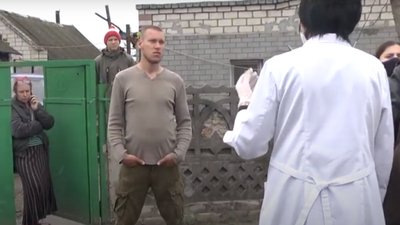 Медики на Херсонщині спробують вмовити родину здати аналіз на COVID-19