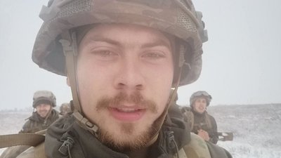 "Мені герой не потрібен, мені потрібен син": як родини з Харківщини шукають полонених з "Азовсталі"