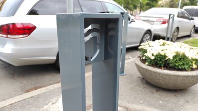 У Дніпрі планують витратити ще 3 млн грн на встановлення паркувальних стовпчиків