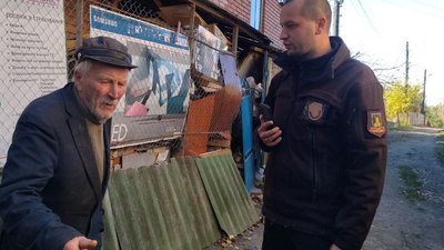 Кози, щурі та захаращене господарство в центрі Луцька: сусіди скаржаться на сім'ю пенсіонерів Кози, щурі та захаращене господарство в центрі Луцька: сусіди скаржаться на сім'ю пенсіонерів