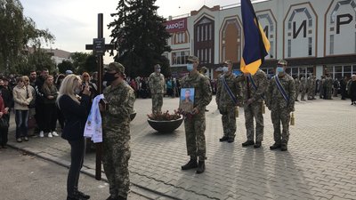 У Миргороді прощаються із загиблим курсантом