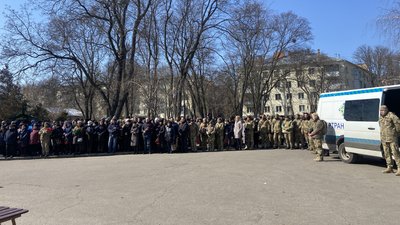 "Забирають кращих": у Полтаві попрощалися із п’ятьма воїнами, які загинули, захищаючи Україну
