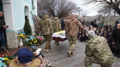 На Закарпатті попрощалися із полеглим захисником Іваном Яремою На Закарпатті попрощалися із полеглим захисником Іваном Яремою