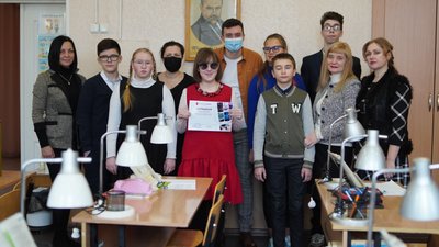 Прогноз погоди шрифтом Брайля. У Дніпрі школярка з вадами зору спробувала себе у ролі телеведучої Прогноз погоди шрифтом Брайля. У Дніпрі школярка з вадами зору спробувала себе у ролі телеведучої