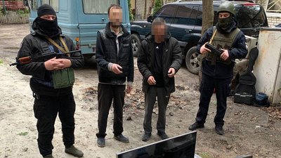 У Харкові затримали трьох чоловіків, яких підозрюють у пограбуванні квартир