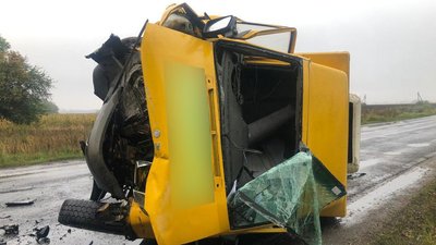 На Полтавщині зіткнулися автомобілі: троє дорослих та дитина потрапили до лікарні На Полтавщині зіткнулися автомобілі: троє дорослих та дитина потрапили до лікарні