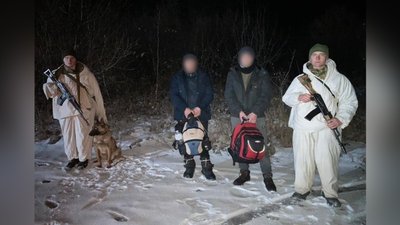 Перетинали кордон за навігатором: на Закарпатті прикордонники затримали нелегалів