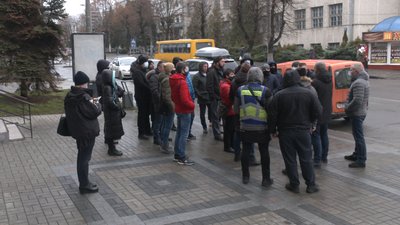 Волинські ветерани АТО/ООС вимагають пояснень, як громади виділятимуть землю Волинські ветерани АТО/ООС вимагають пояснень, як громади виділятимуть землю