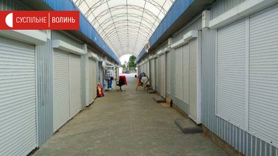 У Луцьку на Центральному ринку демонтували 420 контейнерів. На Новий ринок перевезли 150 У Луцьку на Центральному ринку демонтували 420 контейнерів. На Новий ринок перевезли 150