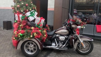 В Одесі стартував святковий автопробіг Дідів Морозів В Одесі стартував святковий автопробіг Дідів Морозів