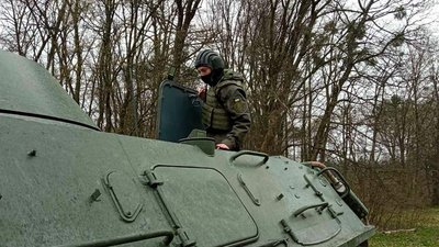 Вдосконалили навички стрільби з бронетранспортера. Нацгвардійці пройшли навчання на Прикарпатті