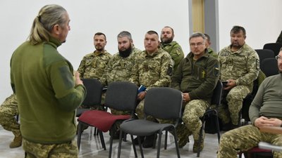 Капелани та військові психологи провели спільне заняття у зоні ООС