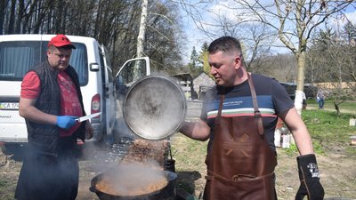 Приготування на страв на ярмарку на Черкащині Приготування на страв на ярмарку на Черкащині