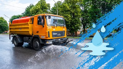Як влітку здійснюється вологе прибирання вулиць у містах Миколаївщини