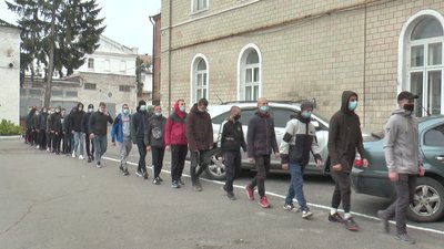 Перших призовників з Полтавщини відправили на строкову службу Перших призовників з Полтавщини відправили на строкову службу