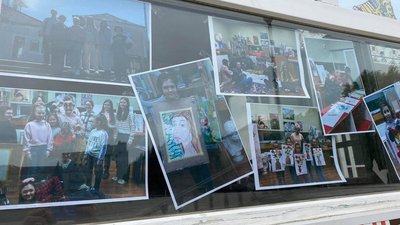 Подяка ЗСУ. У Первомайську на Миколаївщині триває вулична виставка дитячих художніх робіт Подяка ЗСУ. У Первомайську на Миколаївщині триває вулична виставка дитячих художніх робіт