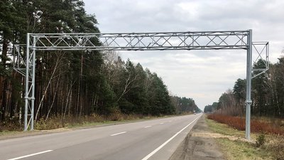 На Рівненщині збудують систему, які зважуватиме фури на ходу На Рівненщині збудують систему, які зважуватиме фури на ходу