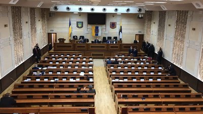 Перша сесія нової Одеської облради: депутати заблокували трибуну Перша сесія нової Одеської облради: депутати заблокували трибуну