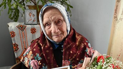 Жительці Тернопільщини Ніні Мельник виповнилося 100 років Жительці Тернопільщини Ніні Мельник виповнилося 100 років