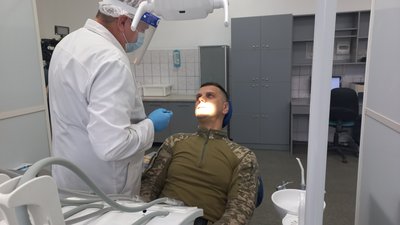 Протезування зубів військовому Протезування зубів військовому