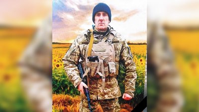 На Чернігівщині попрощалися з сімома військовими ЗСУ, які загинули в наслідок бойових дій На Чернігівщині попрощалися з сімома військовими ЗСУ, які загинули в наслідок бойових дій