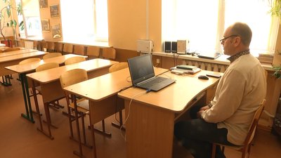У Хмельницьких школах завершили навчання останнім дзвоником онлайн
