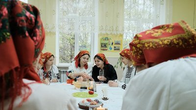 Розпис писанки в гімназії №2, що на Роші Розпис писанки в гімназії №2, що на Роші