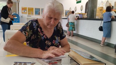 У Луцьку презентували нову поштову марку з героїчної серії. Скільки примірників доставили в область У Луцьку презентували нову поштову марку з героїчної серії. Скільки примірників доставили в область