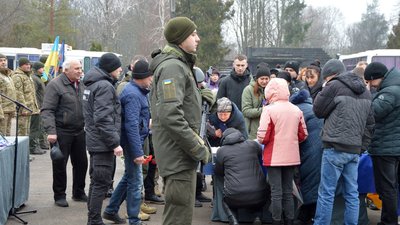 У Кропивницькому попрощалися з молодшим сержантом Дмитром Цишевським У Кропивницькому попрощалися з молодшим сержантом Дмитром Цишевським