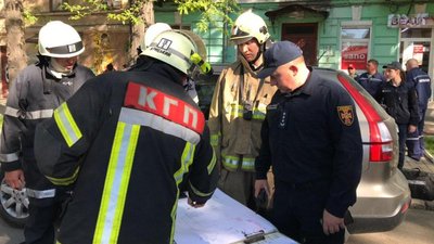 В центрі Одеси обвалилась стіна 4-поверхового будинку В центрі Одеси обвалилась стіна 4-поверхового будинку