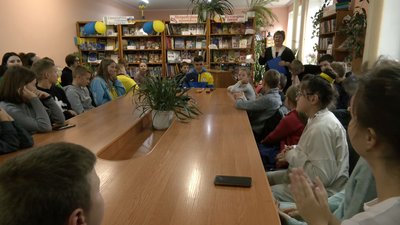 "Змотивувати молодь": у бібліотеці на Волині відбулась зустріч з паралімпійським чемпіоном "Змотивувати молодь": у бібліотеці на Волині відбулась зустріч з паралімпійським чемпіоном