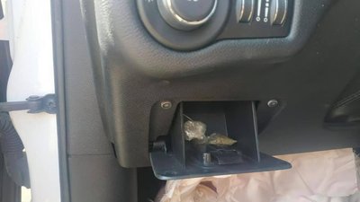 У порту на Одещині виявили набої та наркотики у битих автівках