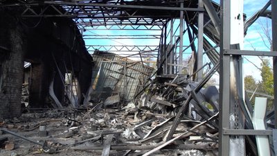У Кропивницькому російський дрон пошкодив підприємство з виготовлення пластикових вікон