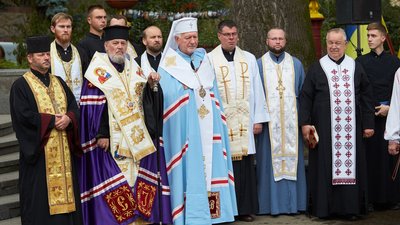 Перший на Прикарпатті: на Вічевому майдані в Івано-Франківську підняли Державний прапор України Перший на Прикарпатті: на Вічевому майдані в Івано-Франківську підняли Державний прапор України