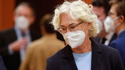 Ділом і словом. Хто і як допомагає Україні озброюватися проти агресії Росії