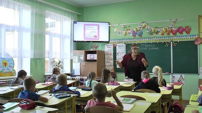 У масках та на свіжому повітрі. Як вчаться учнів ліцею на Коломийщині У масках та на свіжому повітрі. Як вчаться учнів ліцею на Коломийщині