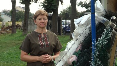 "Це — дуже болюча передача". Матері полеглого воїна Василя Стефанишина передали речі з місця загибелі сина "Це — дуже болюча передача". Матері полеглого воїна Василя Стефанишина передали речі з місця загибелі сина