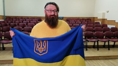 Херсонський театр розпочав у Кропивницькому гастролі Україною виставою про війну Херсонський театр розпочав у Кропивницькому гастролі Україною виставою про війну