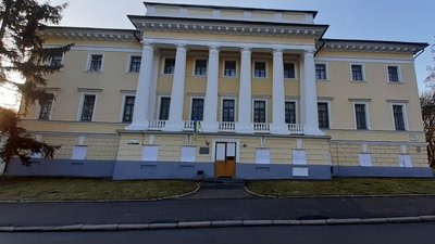 Понад 40 днів в облозі: як рятували колекцію Чернігівського історичного музею Понад 40 днів в облозі: як рятували колекцію Чернігівського історичного музею