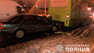 У Харкові сталася ДТП із маршруткою У Харкові сталася ДТП із маршруткою