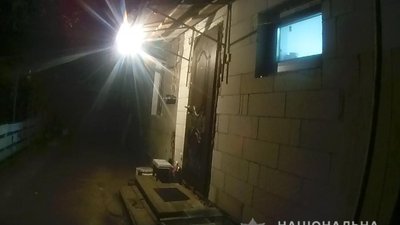На Житомирщині затримали чоловіка, який стріляв у поліцейських На Житомирщині затримали чоловіка, який стріляв у поліцейських