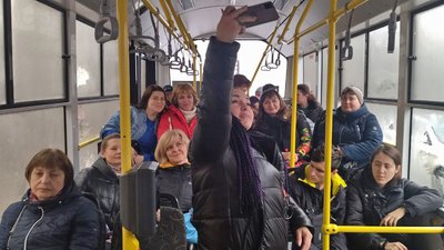 "Економічна екскурсія": переселенцям у Луцьку розповідали про сотню обласних підприємств