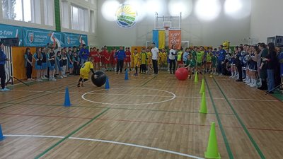 "Пліч-о-пліч"