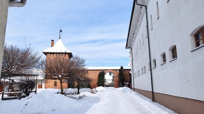 Обшук у Зимненському монастирі УПЦ та перевірка у сільраді на Волині: що відомо Обшук у Зимненському монастирі УПЦ та перевірка у сільраді на Волині: що відомо