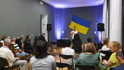 У Житомирі на благодійному аукціоні зібрали 345 тисяч гривень — гроші підуть на придбання дронів У Житомирі на благодійному аукціоні зібрали 345 тисяч гривень — гроші підуть на придбання дронів